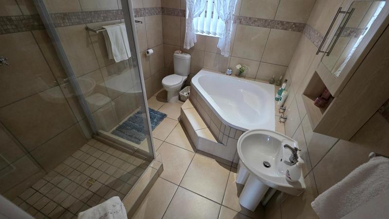 3 Bedroom Property for Sale in Reebok Western Cape